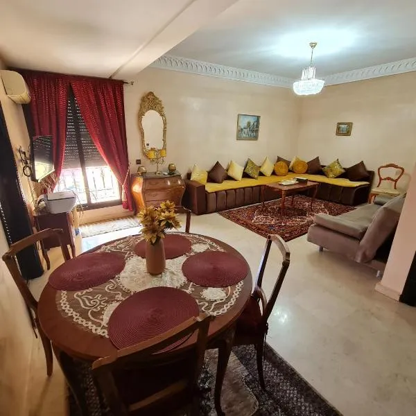 Luxury apartment 2 in the heart of Gueliz, Wifi, Pool, hotel en Marrakech