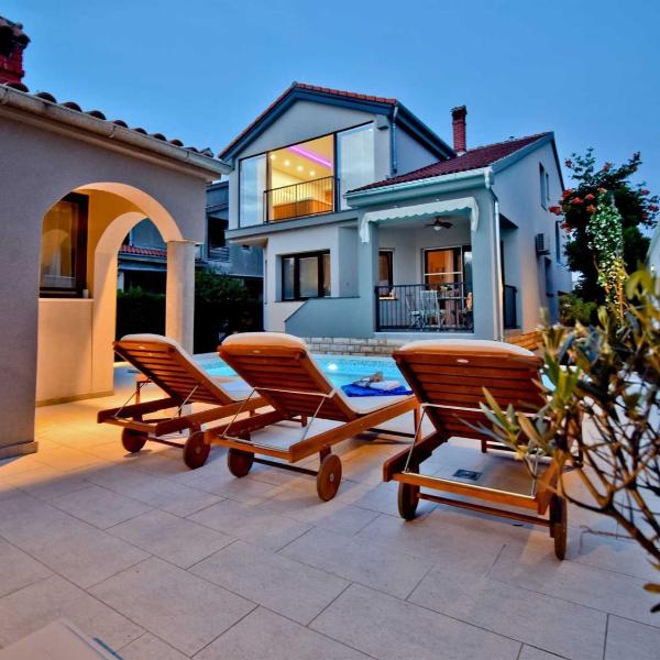 Superior Villa Antea with jacuzzi & pool