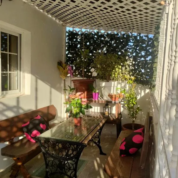 Alba 2 apartamento y Alba 3 habitación con baño、プエルト・デル・ロサリオのホテル