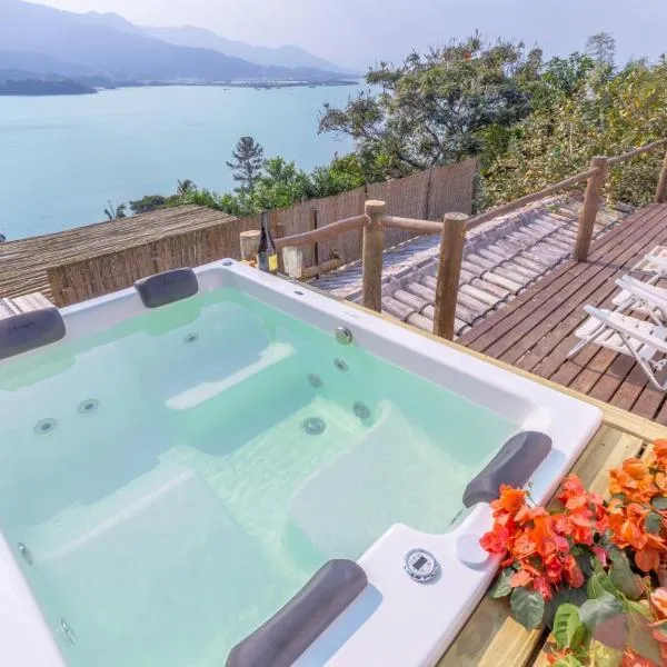 Cobertura com Incrível Vista de Cinema para o Mar, hotel in Ilhabela