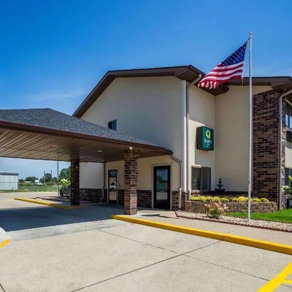 Quality Inn Galesburg near US Highway 34 and I-74, hotel in Galesburg