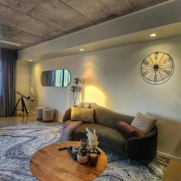 Penthouse-level Waterfront Apartment, hotel in Darwin