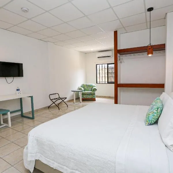 Hotel & Suites Arges - Centro Chetumal، فندق في تْشيتومال