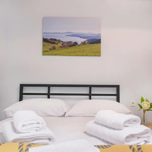 Panorama Studios,位于伊里斯斯的酒店