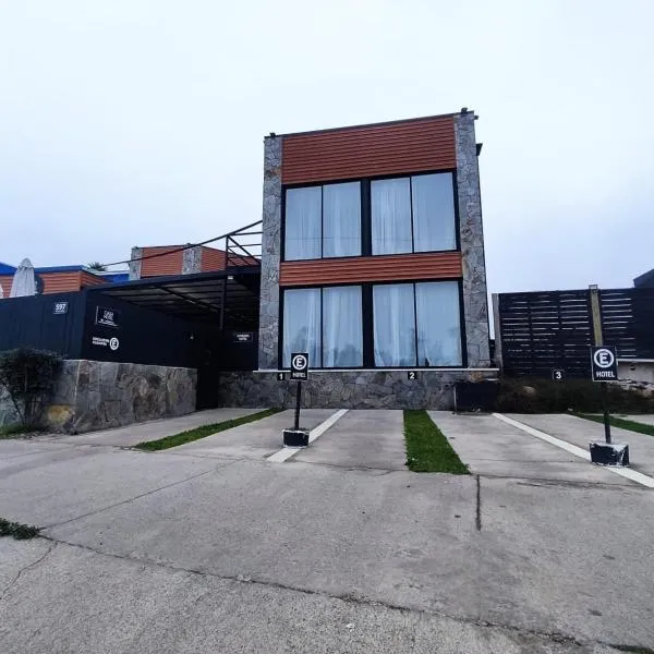 Casa Hotel Trocha Angosta, hotel en Constitución