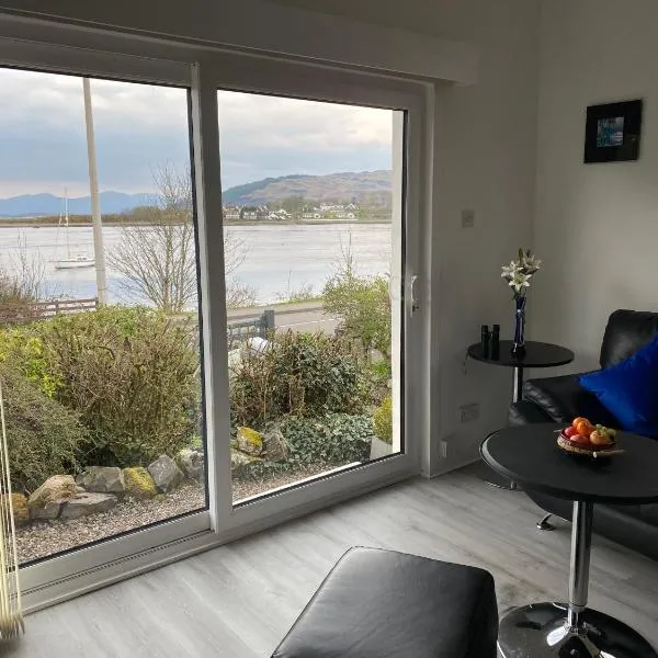 Ards House Self catering apartment with sea views, hotel v destinaci Oban
