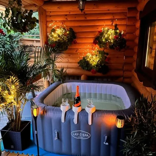 Domy z Bala - Domki ogrzewane - JACUZZI, SAUNA, lody, popcorn, ryba wedzona i ognisko w cenie!, Hotel in Dziwnówek