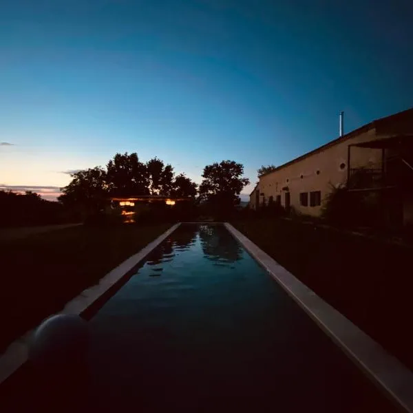 Maison Drôles d'Oiseaux, hôtel à Plieux