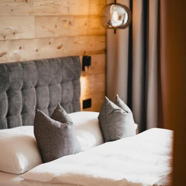 Stoacherhof Apartments, hotel v destinaci Matrei am Brenner