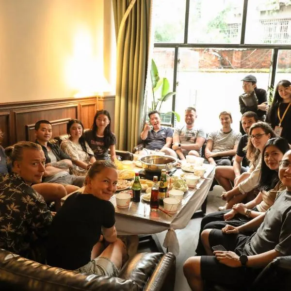 SONDERIA Lazybones Hostel, hotel en Chengdú