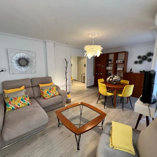 Apartamenticos La Paz I, hotel a Saragozza