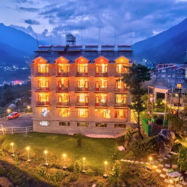 Snow City's Montana Blues Resort Manali - Heated & Air-Cooled Stay，位于马拉里的酒店