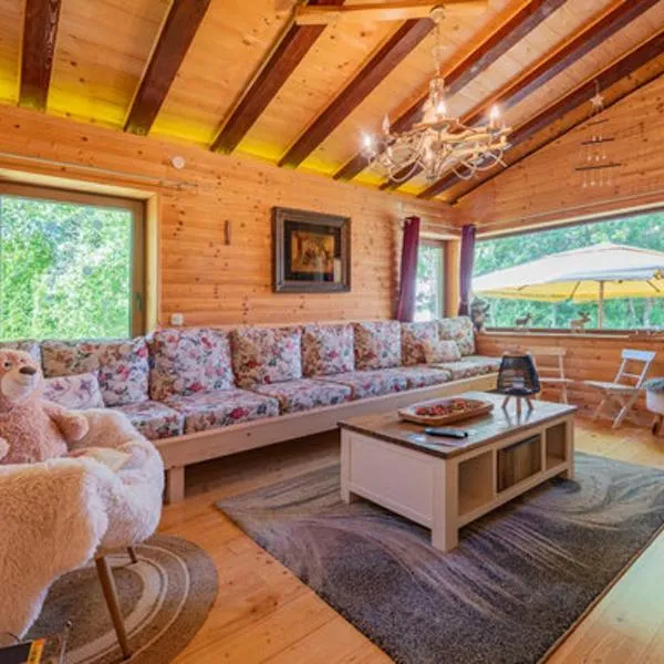 Lika holiday home Mazini, hotel in Gračac