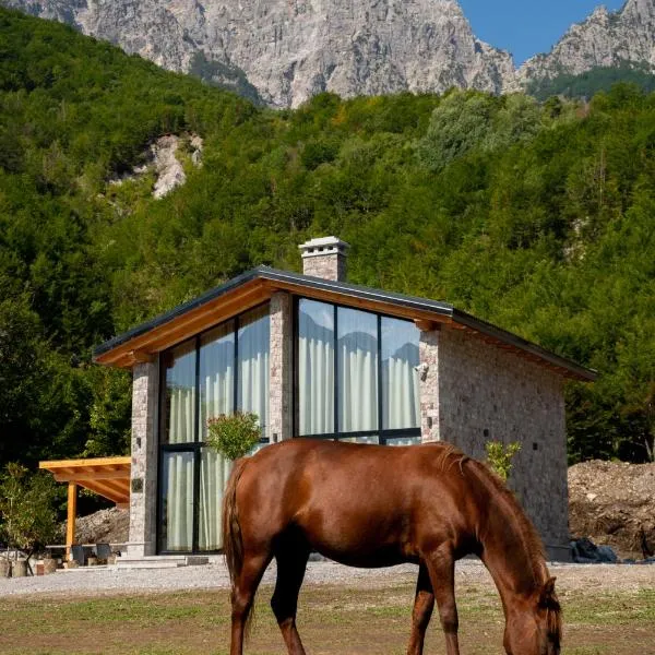 Villa Ujëvara e vogël, hotel in Theth