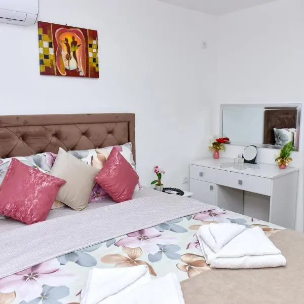 Apartmani Simić, hotel in Kuršumlija