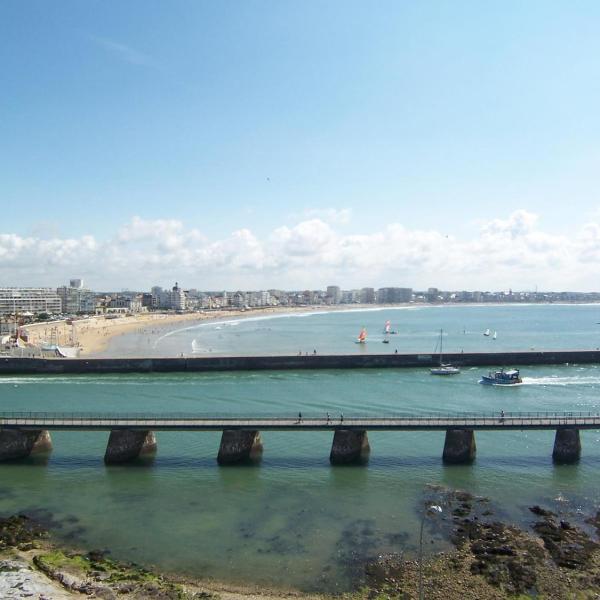 Appartement avec vue sur baie et chenal, proche plage et équipé Wi-Fi - FR-1-197-139