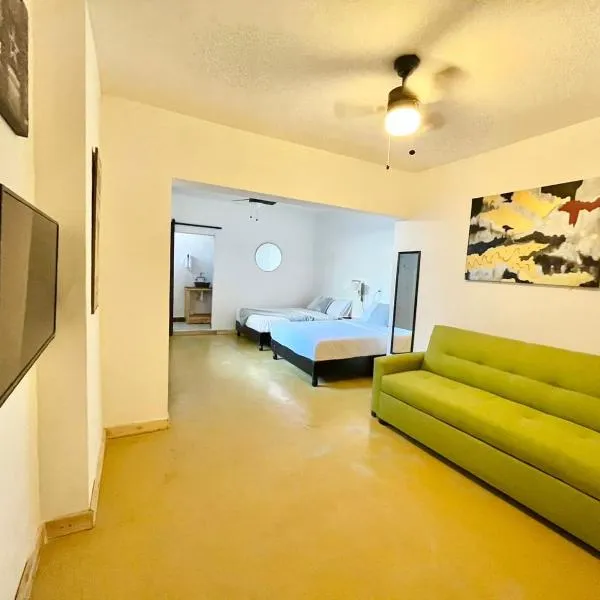 DGM Lofts MTY MN 960 C centro cerca de todo, hotel in Monterrey