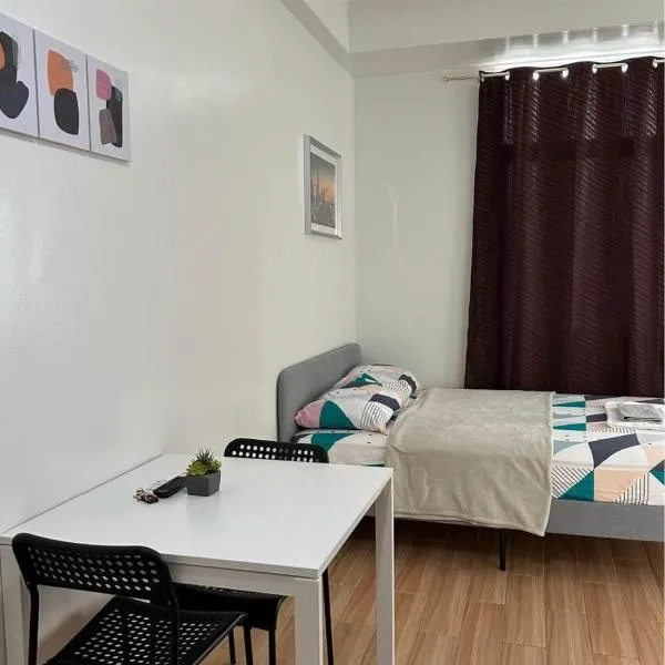 Neat Unit in Holland Park Southwoods, hotel in Biñan