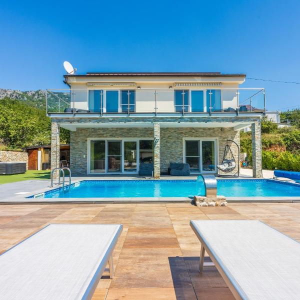 Villa Monte Adria