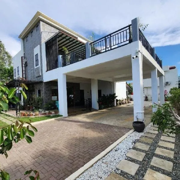 at the ALs Place, hotel in San Nicolas