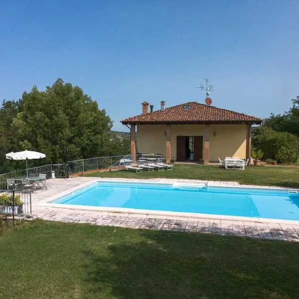 CASOLARA apartments chalet & glamping, hotel in Castello di Serravalle