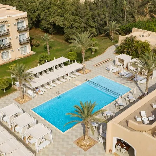 JAZ Neo Almazino, Almaza Bay, ξενοδοχείο σε Mājid Abū Zayd