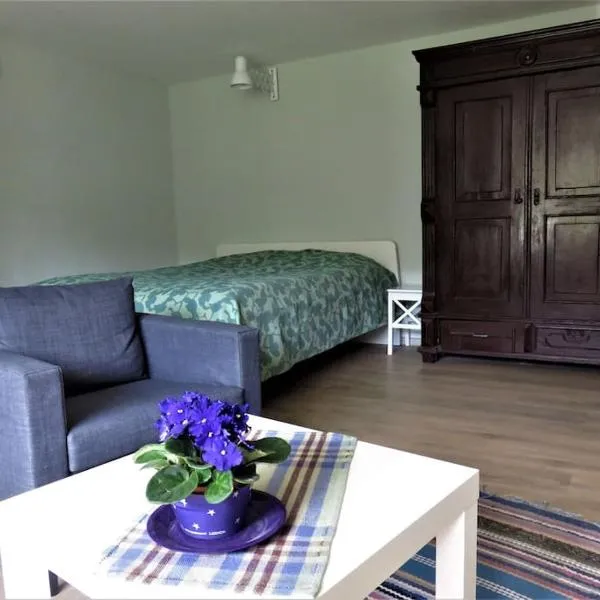 Cozy apartment near the airport, hotel in Rīga