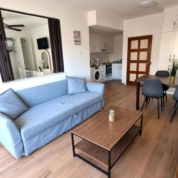 लारनाका में, होटल Sea View Apt - 2 min walk to the Beach & 200 Mbit Highspeed internet