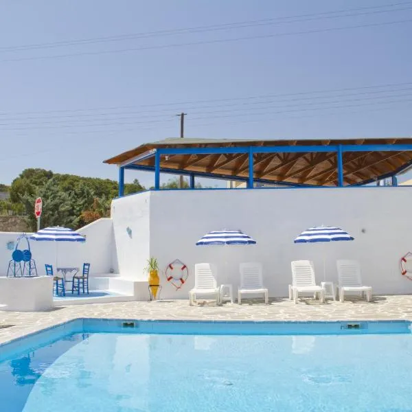 Blue Dolphin Studios and Apartment, hotel en Vagia
