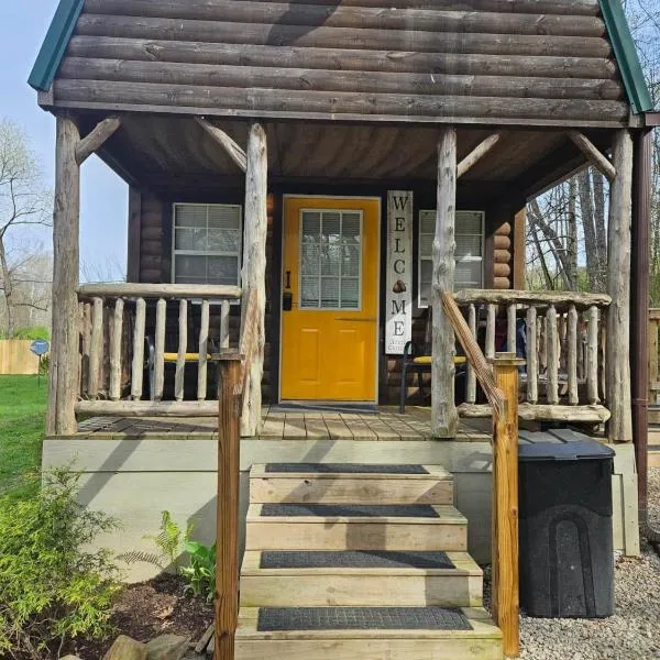 Acorn Cottage at Hocking Vacations, hotel en Logan