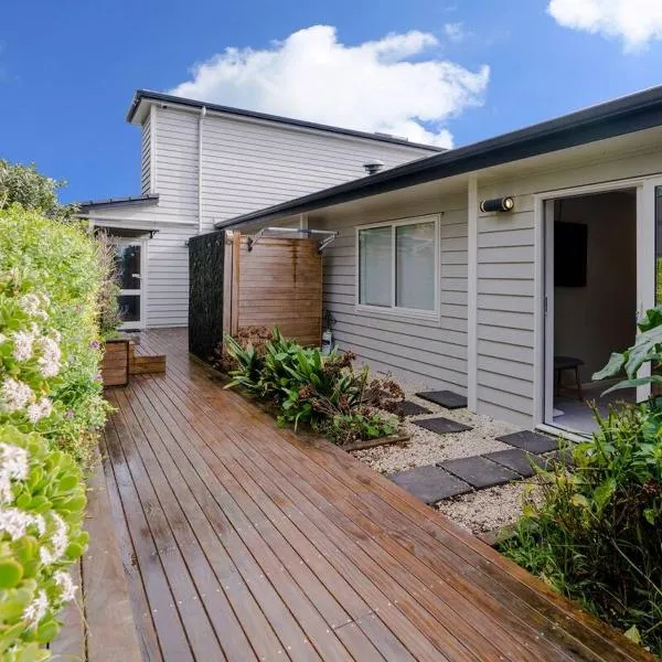 Modern Private 2 Bedroom Home-unit in Albany with Netflix, hotel in Auckland