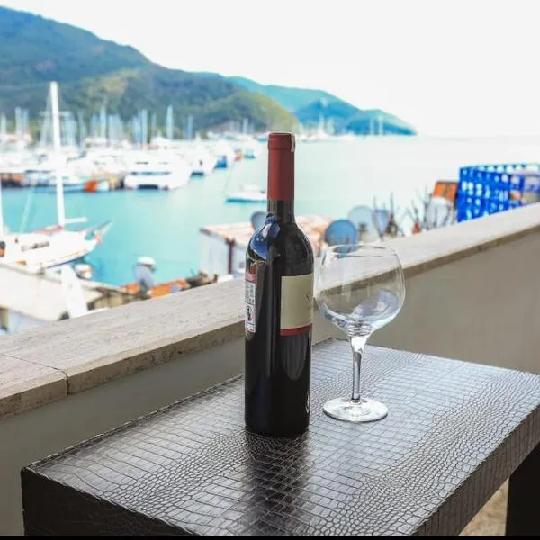 Castle81homes Green Villa, ξενοδοχείο στο Μαρμαρίς