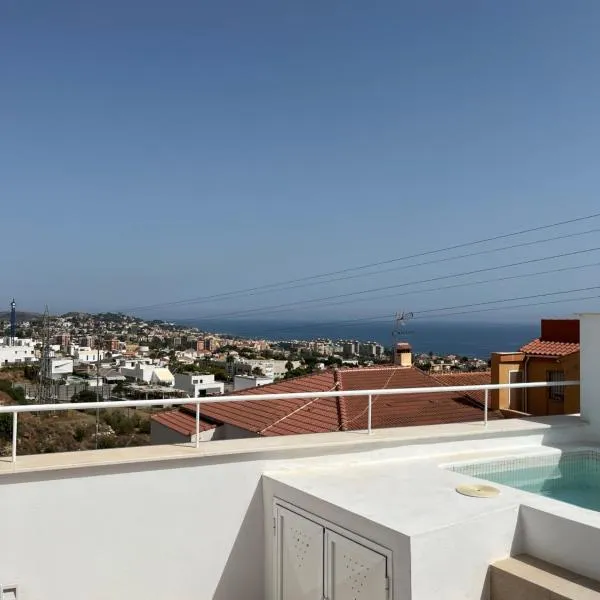 Casa con vistas y piscina privada, hotel v Malaze