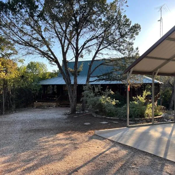 Lake Whitney Log Cabin, ξενοδοχείο σε Lakewood Harbor