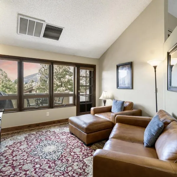 Country Club Condo in Flagstaff, hotel in Flagstaff