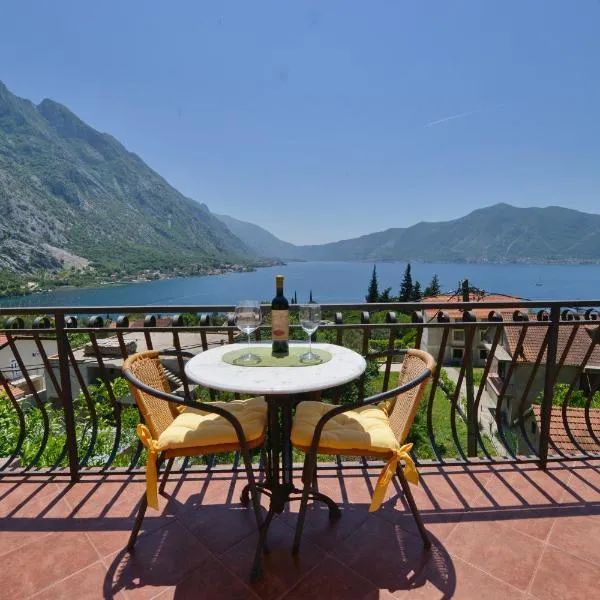 J & P Apartments Orahovac, hotel di Kotor