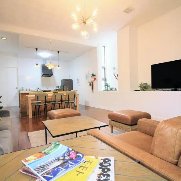 Guest room MINAMI 沖縄, hotel in Okinawa City