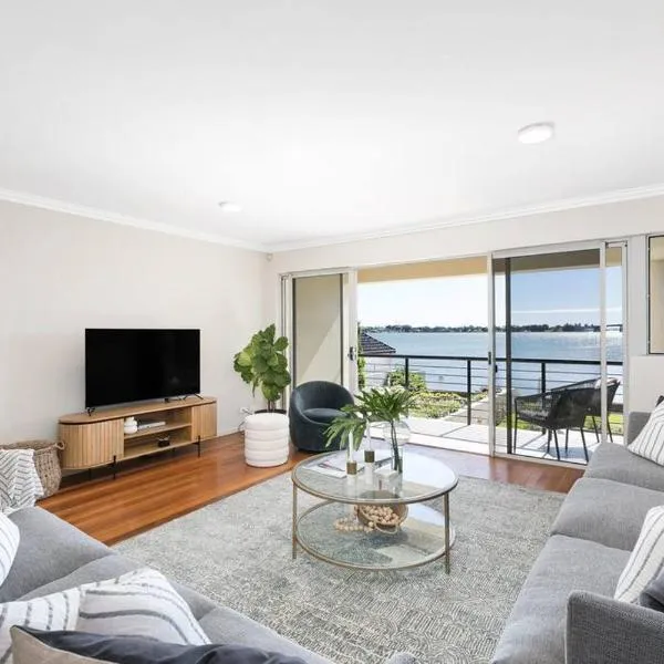 Waterfront Duplex 5 bedrooms 5 bathrooms、Sylvaniaのホテル