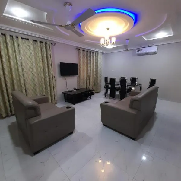Atom Height Apartments, hotel in Tema