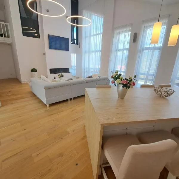 The Rock, hotel in Sinaia