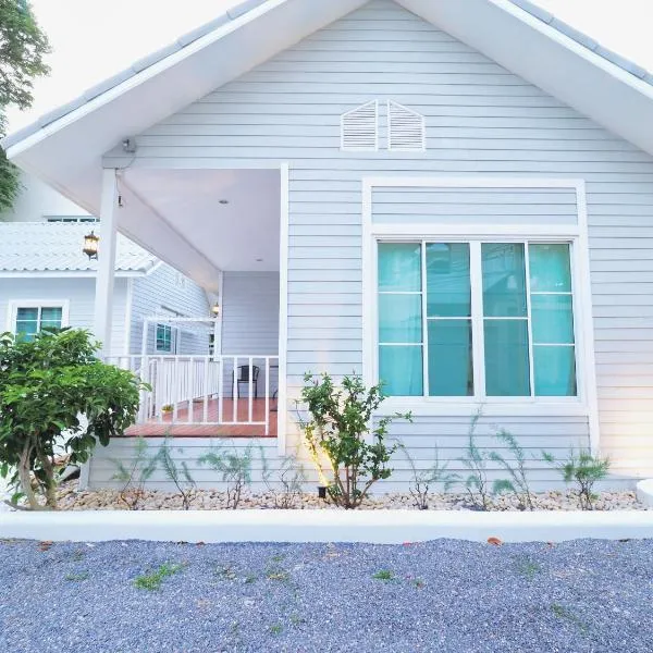 Baan Casita With Private Seaside Cottage, hotel v destinaci Hua Hin