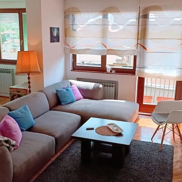 Spacious Condo near Baščaršija - Free Parking, ξενοδοχείο στο Σαράγεβο