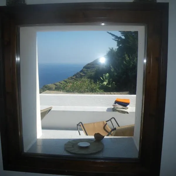 sull'arco dell'elefante, hotel sa Pantelleria