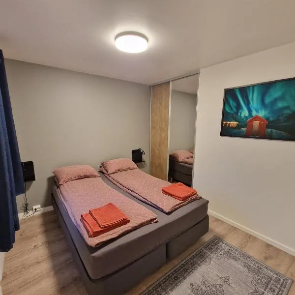 Northern living 1 room with shared bathroom, ξενοδοχείο στο Τρόμσο