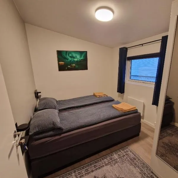 Northern living 2 room with shared bathroom, ξενοδοχείο στο Τρόμσο