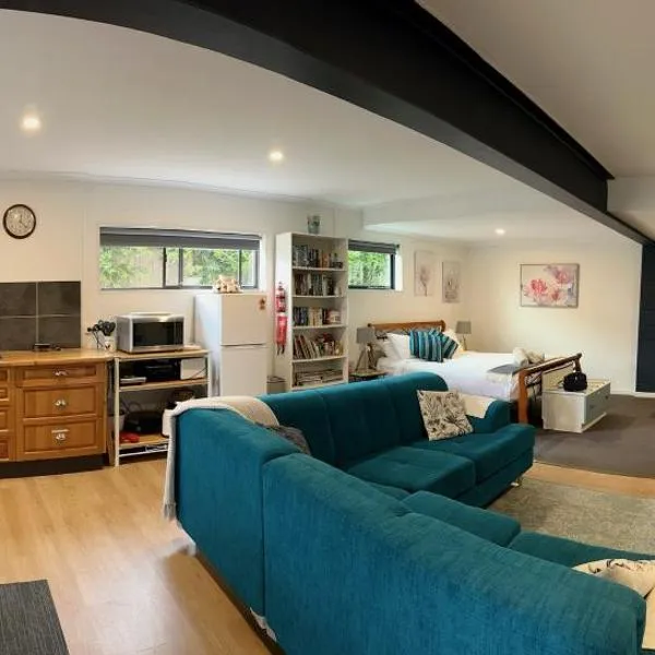 GOLDFIELDS STUDIO APARTMENT, Beaconsfield - Fully Self-contained, air-conditioning, hotel in Beaconsfield