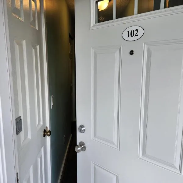 North Shore Inn TC 102、トラバースシティのホテル