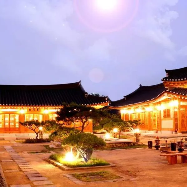 Hwangnamguan Hanok Village, hotel in Gyeongju