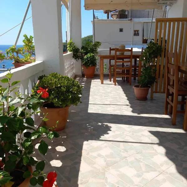 WHITE STUDIOS, Hotel in Himarë