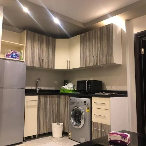 Lovely studio in the heart of heliopolis, cairo, hotel in Cairo